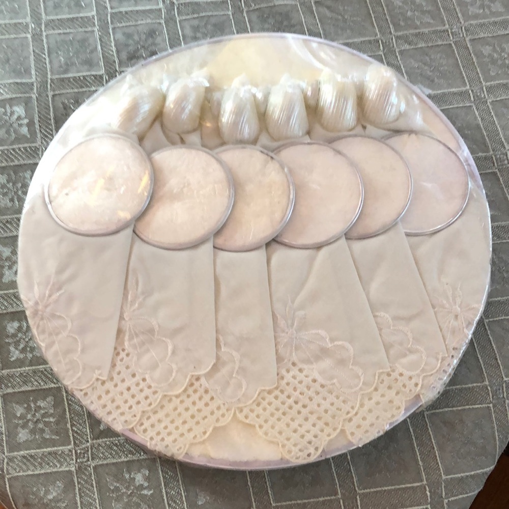 Place mats/table settings